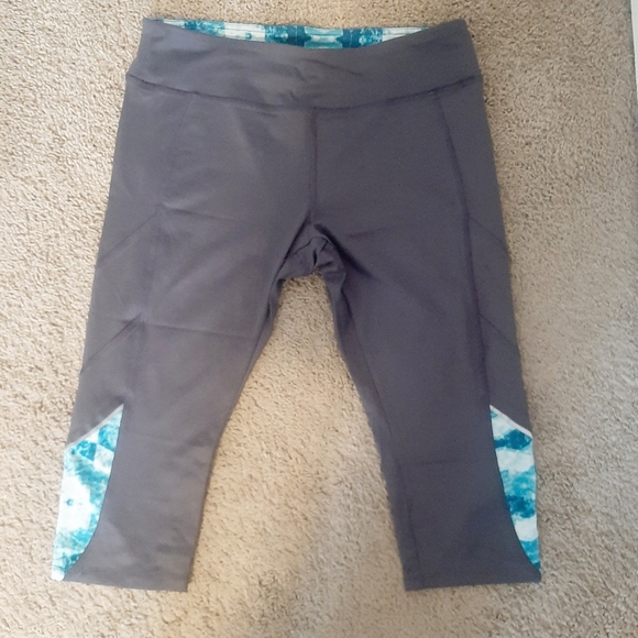 Forever 21 Pants - Forever 21 active crops